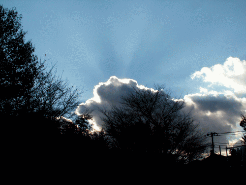 雲と太陽の光